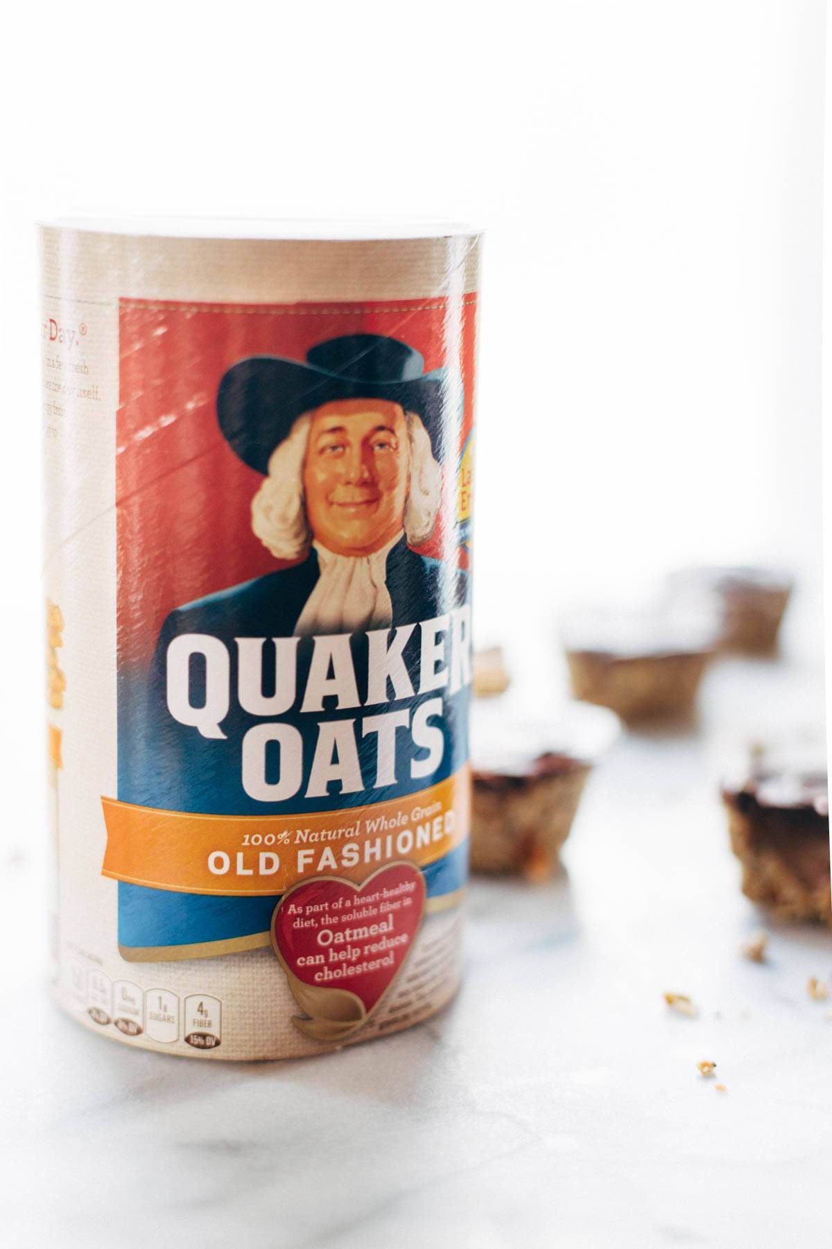 Old fashioned quaker oats.