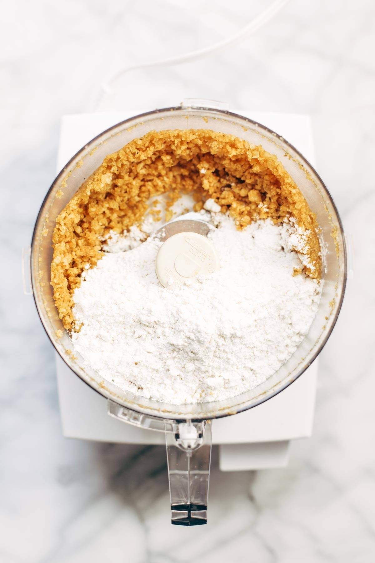 Everyone LOVES these! Baked popcorn chicken that tastes fried! Easy recipe, ready in 30 minutes. SO yummy and fun to share! | pinchofyum.com Everyone LOVES these! Baked popcorn chicken that tastes fried! Easy recipe, ready in 30 minutes. SO yummy and fun to share! | pinchofyum.com