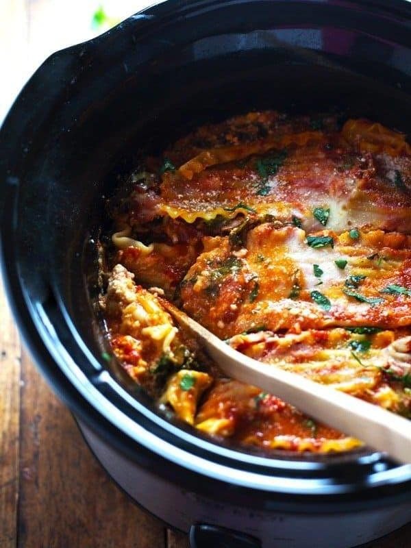 Super Easy Skinny Veggie Crockpot Lasagna - a handful of simple ingredients for a healthy family dinner. | https://bio-research.online